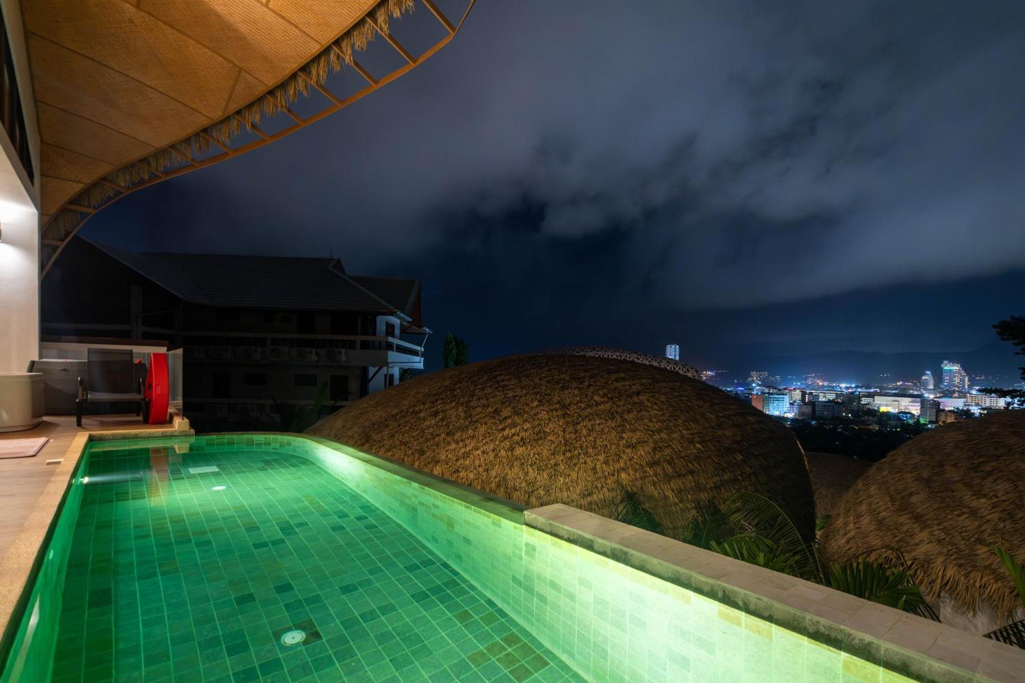 Three Monkeys Villas Patong Exteriör bild